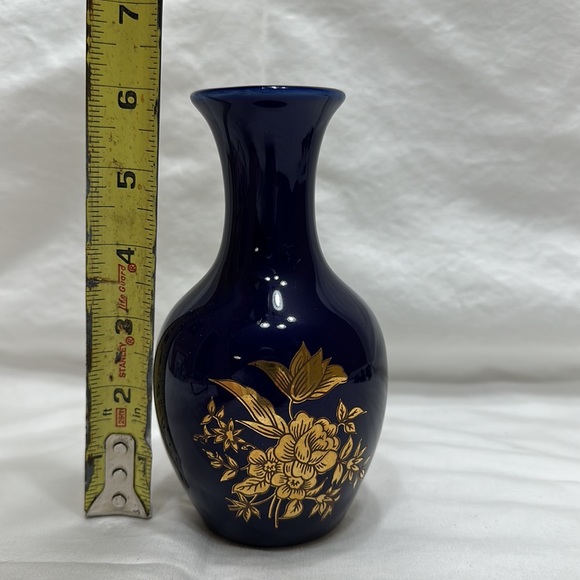 Vase - Picture 3 of 3